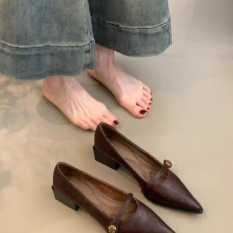 Versatile Fashion Retro Low-cut High Heels Women Camellia