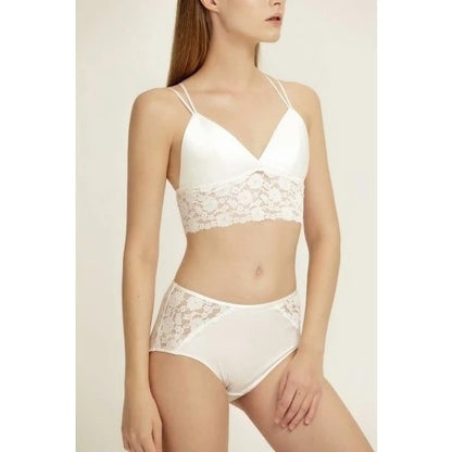 Lace-edge glossy bra set