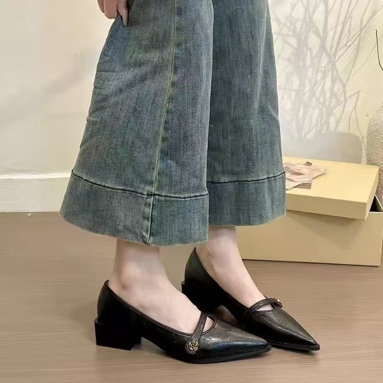 Versatile Fashion Retro Low-cut High Heels Women Camellia